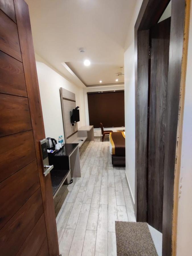 Hotel D Silverleaf Лакхнау Экстерьер фото