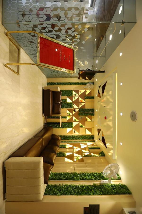 Hotel D Silverleaf Лакхнау Экстерьер фото