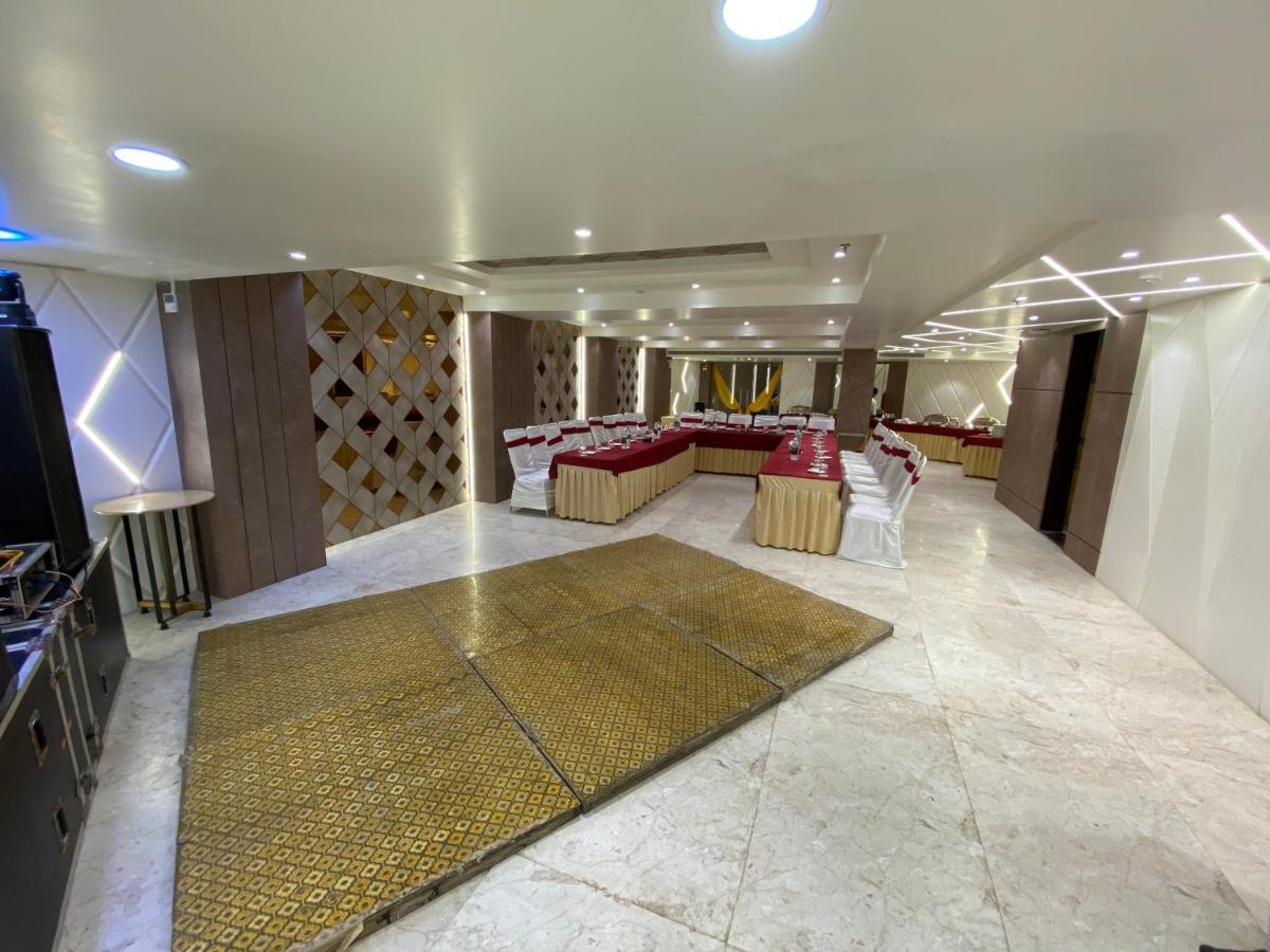 Hotel D Silverleaf Лакхнау Экстерьер фото