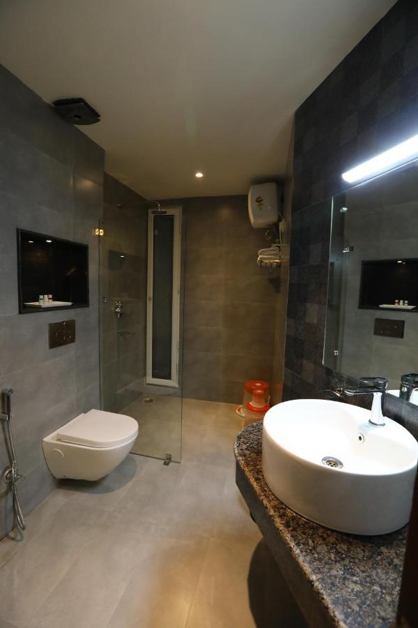 Hotel D Silverleaf Лакхнау Экстерьер фото