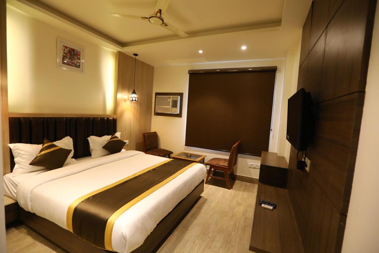 Hotel D Silverleaf Лакхнау Экстерьер фото